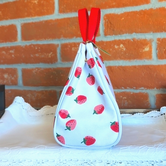 ♠️ Kate Spade Insulated Lunch Bag & Insulated Tumbler Set with Strawberr… - Picture 5 of 10